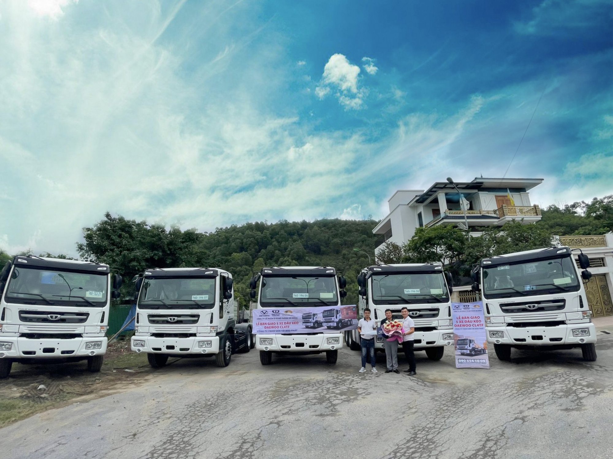 Đô Thành Đà Nẵng bàn giao lô 5 xe đầu kéo Daewoo CL4TF cho khách hàng doanh nghiệp - Công ty TNHH vận tải Bảo Phát