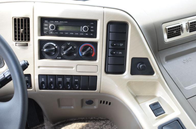 Radio, CD player and air conditioner