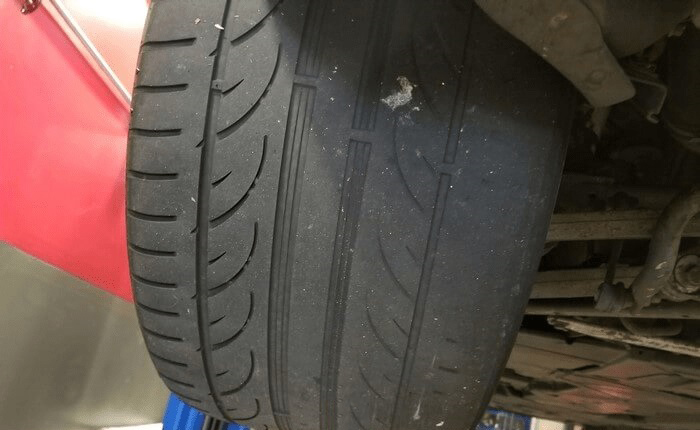 Lốp xe bị mòn mép trong